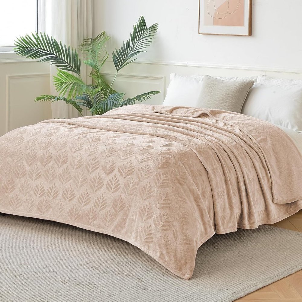 King Size Bed Plush Blanket Sand Pine Tree Textured Tan Leaf Soft Velvet Velour